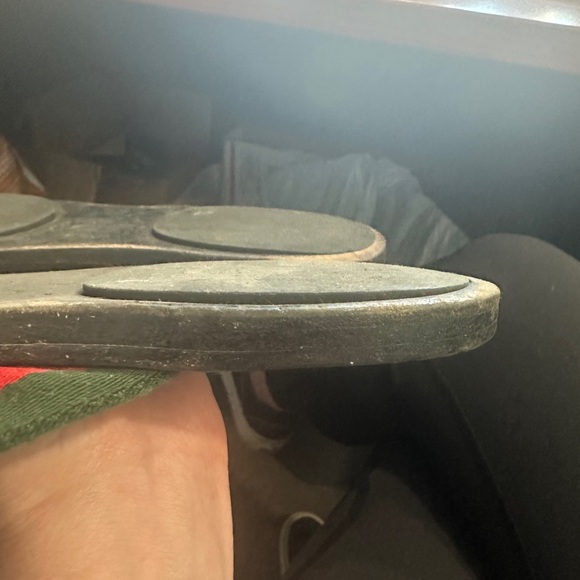 Authentic Gucci size 8 men’s flip flops - Picture 4 of 6